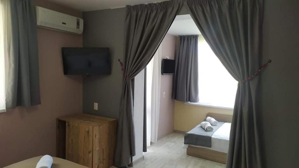 Family Hotel Malibu Черноморец Экстерьер фото