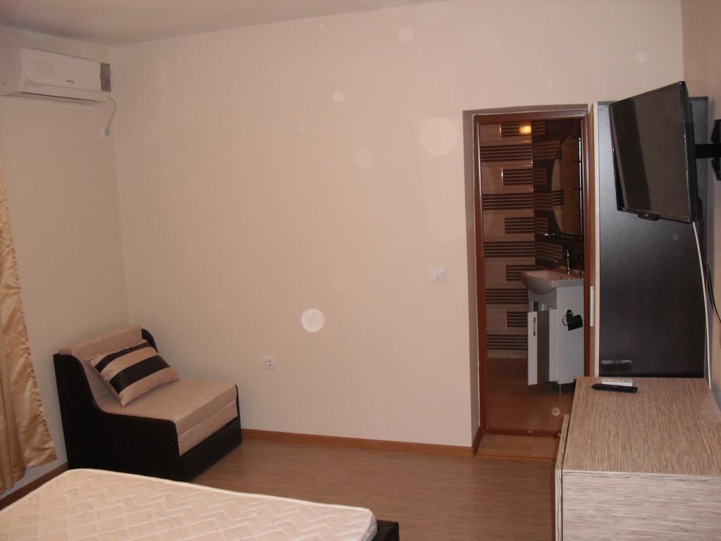 Family Hotel Malibu Черноморец Экстерьер фото