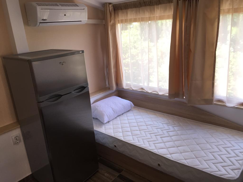 Family Hotel Malibu Черноморец Экстерьер фото